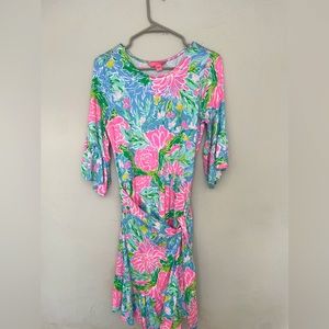 Worn once! Beautiful wrap dress that’s super light! Lily Pulitzer